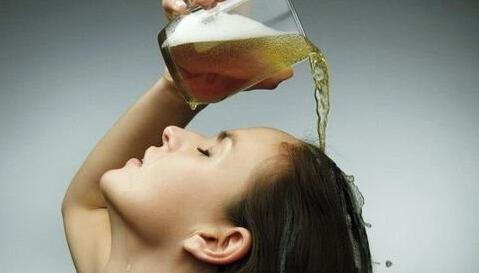 描述: 很少人知道,洗頭水中加點「它」，不出1周頭髮烏黑濃密!